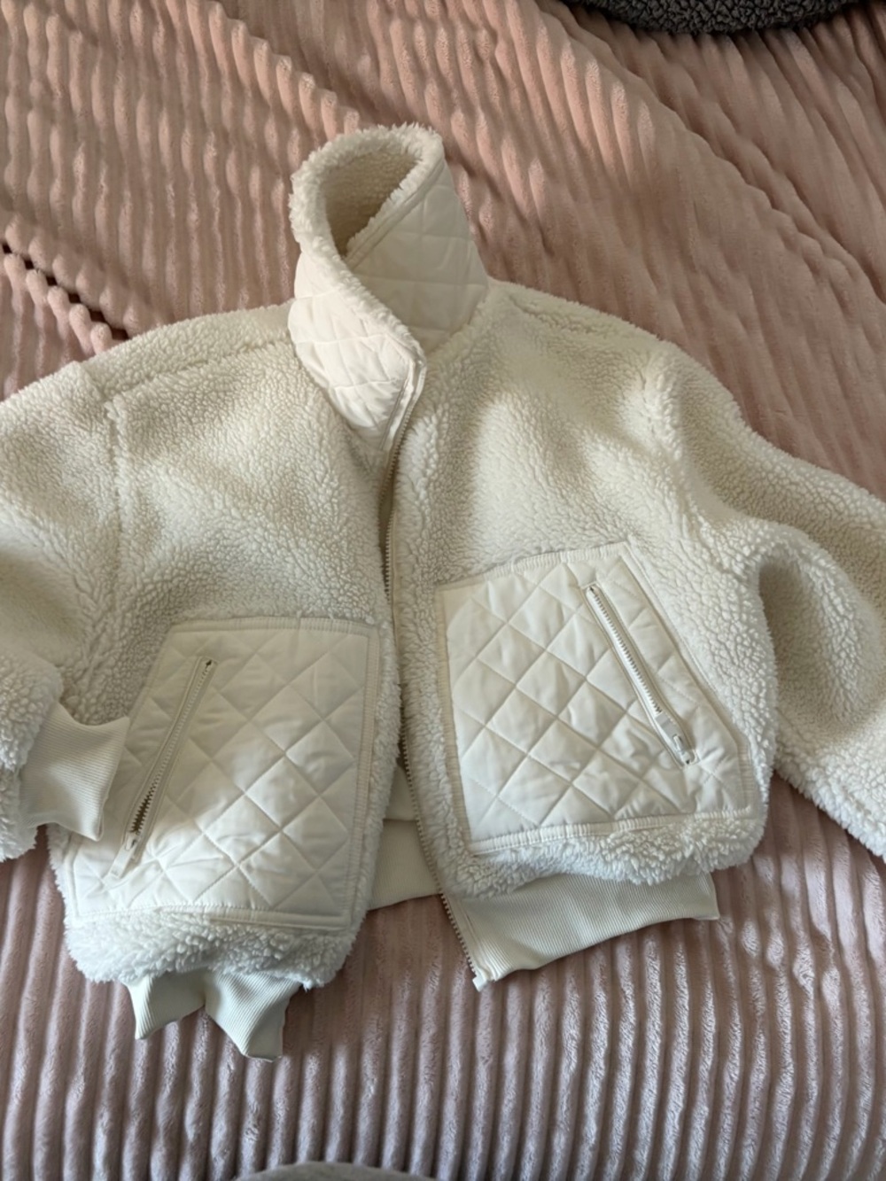 ALO Yoga Cream Sherpa Quilted Pocket Jacket